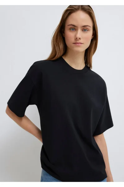 1613225-BLACK_1