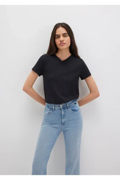 1613536-BLACK_1