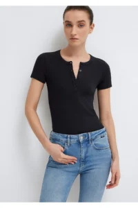 Mavi Semi-Buttoned Black Basic T-Shirt Fitted -900 - Image 3