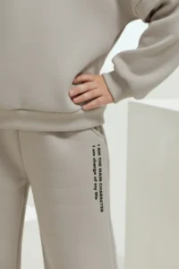 Minipodyum Girls' Printed Oversized Winter Tracksuit - Image 4