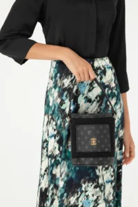 Pierre Cardin Black Shoulder Bag - Image 2