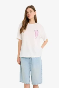 DeFacto Cool Oversize Wide Fit Crew Neck Back Printed Short Sleeve T-Shirt - Image 3