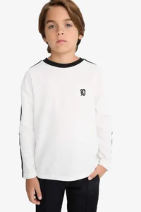 DeFacto Oversize Wide Fit Crew Neck Appliqued Waffle Long Sleeve T-Shirt for Boys - Image 4