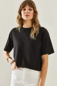 Bianco Lucci Women's Crew Neck Short Sleeve Basic T-Shirt - Image 3