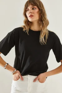 Bianco Lucci Women's Crew Neck Short Sleeve Basic T-Shirt - Image 4