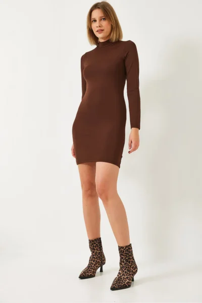 60261252-BROWN_1