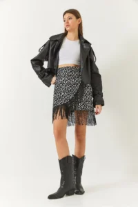 Bianco Lucci Women's Wrap Detailed Patterned Tassel Skirt - Image 4