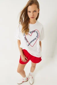 Bianco Lucci Women's Heart Embroidered Oversize T-shirt 6009