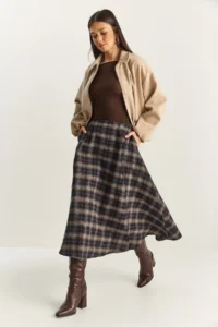 Bianco Lucci Women's Plaid Patterned A-Line Long Skirt with Pocket Detail - Image 3