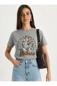 Bianco Lucci Women's Embossed Flower Appliqued Text Printed Basic T-Shirt 7524 - Image 3