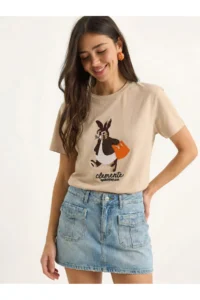 Bianco Lucci Women's Rabbit Embroidered Crew Neck Basic T-Shirt 7532 - Image 2