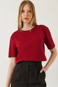 Bianco Lucci Women's Decorative Stitched Crew Neck Tshirt