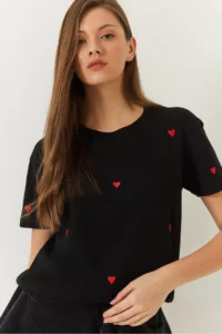 Bianco Lucci Women Heart Embroidered Tshirt