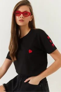 Bianco Lucci Women Heart Embroidered Tshirt