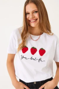 Bianco Lucci Women's Embroidered T-Shirt with Embossed Strawberry Accessories - Image 2