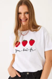 Bianco Lucci Women's Embroidered T-Shirt with Embossed Strawberry Accessories - Image 3