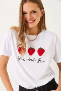 Bianco Lucci Women's Embroidered T-Shirt with Embossed Strawberry Accessories - Image 5
