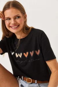 Bianco Lucci Women's Short Sleeve Colorful Heart Printed Basic T-Shirt - Image 4