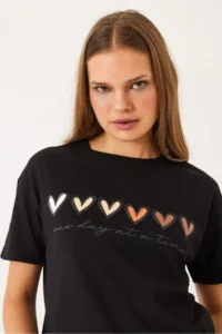 Bianco Lucci Women's Short Sleeve Colorful Heart Printed Basic T-Shirt - Image 6