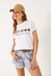 Bianco Lucci Women's Short Sleeve Colorful Heart Printed Basic T-Shirt - Image 2