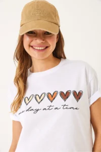 Bianco Lucci Women's Short Sleeve Colorful Heart Printed Basic T-Shirt - Image 5