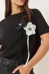 Bianco Lucci Women's Short Sleeve Cotton T-Shirt with Accessories - Image 6