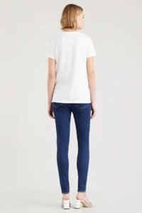 Levi's Women's T-shirt  Seasonal Poster Logo Sugar Swizzle - Image 3