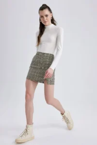 DeFacto Patterned slit Weaving Mini Skirt - Image 3