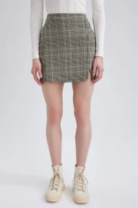DeFacto Patterned slit Weaving Mini Skirt - Image 4