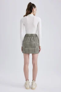 DeFacto Patterned slit Weaving Mini Skirt - Image 5
