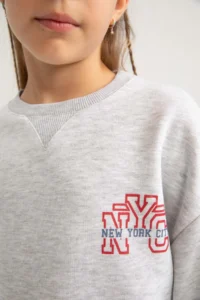 DeFacto Girl's Disney Mickey & Minnie Oversize Wide Fit Crew Neck Sweatshirt A5603a823au - Image 6