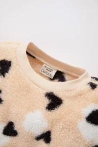 DeFacto Baby Girl Regular Fit Crew Neck Heart Patterned Welsoft Plush Sweatshirt - Image 2