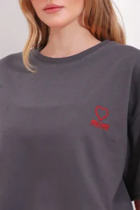 Trend Alaçatı Stili Women's Anthracite Crew Neck Two Thread Mom Embroidered T-Shirt - Image 6