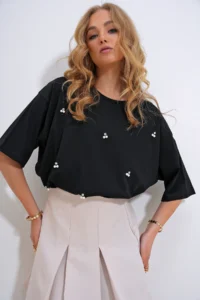 Trend Alaçatı Stili Women's Black Crew Neck Oversize Pearl and Stone Embroidered T-Shirt Alc-X11964 - Image 3