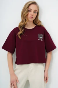 Trend Alaçatı Stili Women's Claret Red Crew Neck Teddy Bear Motif Oversize Crop T-Shirt - Image 3