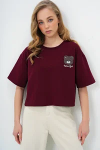Trend Alaçatı Stili Women's Claret Red Crew Neck Teddy Bear Motif Oversize Crop T-Shirt - Image 4