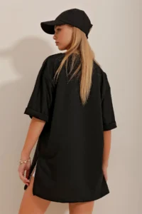 Trend Alaçatı Stili Women's Black Crew Neck Double Sleeve Two Thread Side Slit Oversize T-Shirt - Image 5