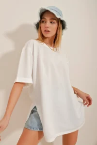 Trend Alaçatı Stili Women's White Crew Neck Double Sleeve Two Thread Side Slit Oversize T-Shirt