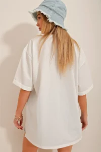Trend Alaçatı Stili Women's White Crew Neck Double Sleeve Two Thread Side Slit Oversize T-Shirt - Image 6