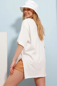 Trend Alaçatı Stili Women's White Crew Neck Giraffe Embroidery Embroidered Laser Cut Oversize T-Shirt Alc-X8475 - Image 5