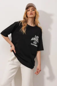 Trend Alaçatı Stili Women's Black Crew Neck Printed Oversize T-Shirt - Image 2