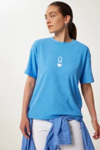Happiness İstanbul Women's Sky Blue Printed Oversize Knitted T-Shirt - Image 3