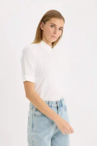 DeFacto Regular Fit Half Turtleneck Ribbed Camisole Short Sleeve T-Shirt - Image 4