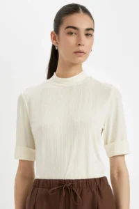 DeFacto Regular Fit Half Turtleneck Smart Ribbed Camisole Basic Plain Short Sleeve T-Shirt B1177ax24au