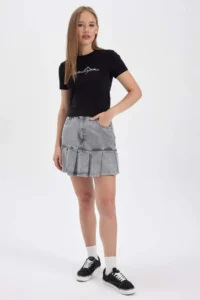 DeFacto Cool Dua Lipa Fitted Ribbed Short Sleeve T-Shirt - Image 2