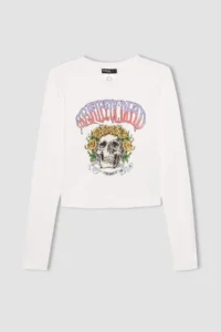 DeFacto Attack on Titan Fitted Crew Neck Ribbed Camisole Long Sleeve T-Shirt - Image 6