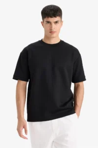 DeFacto Oversize Wide Fit Crew Neck Heavy Fabric Basic Plain Short Sleeve Black T-Shirt - Image 3