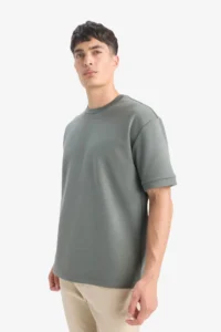 DeFacto Oversize Wide Fit Crew Neck Heavy Fabric Basic Plain Short Sleeve T-Shirt - Image 4