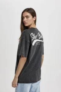 DeFacto Oversize Wide Fit Crew Neck Back Printed Short Sleeve Washable Faded Effect T-Shirt - Image 4
