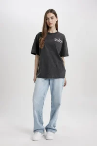 DeFacto Oversize Wide Fit Crew Neck Back Printed Short Sleeve Washable Faded Effect T-Shirt - Image 5